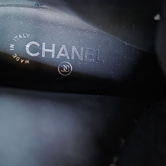 Chanel Tweed Calfskin Pearl Combat Short Ankle Boots Chunky Heel Size 42 - Picture 10 of 16